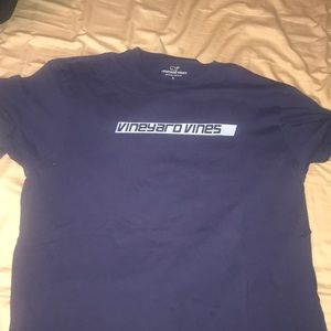 Large vineyard vines tshirt